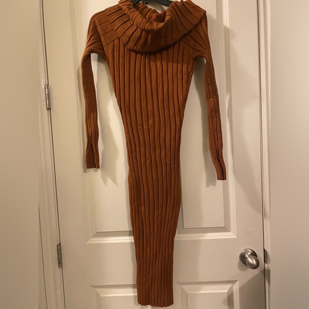 NWOT Fashion nova ribbed long sleeve maxi dress in size 1X in color Carmel brown